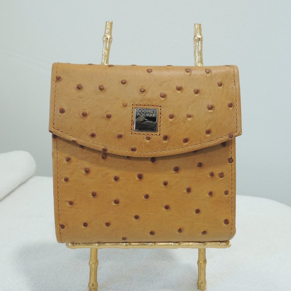 Dooney & Bourke card and cash wallet NWOT